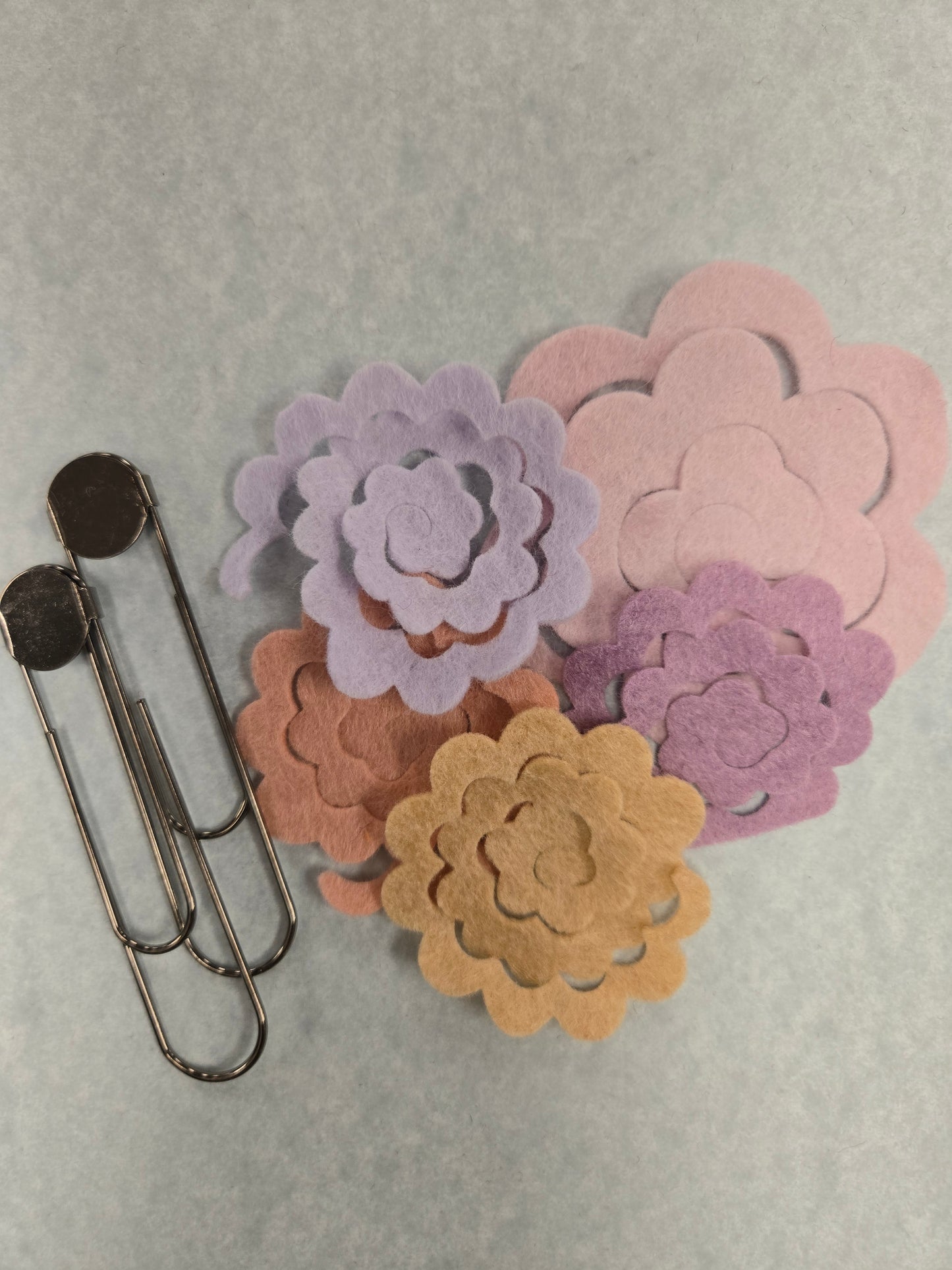 Rolled rose bookmark kit