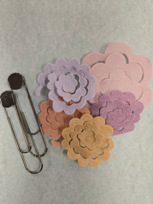 Rolled rose bookmark kit