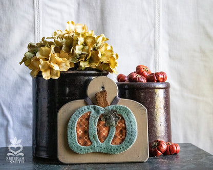 Harvest Pumpkin - Rebekah L. Smith DIGITAL PATTERN (scroll for link to wool kit)