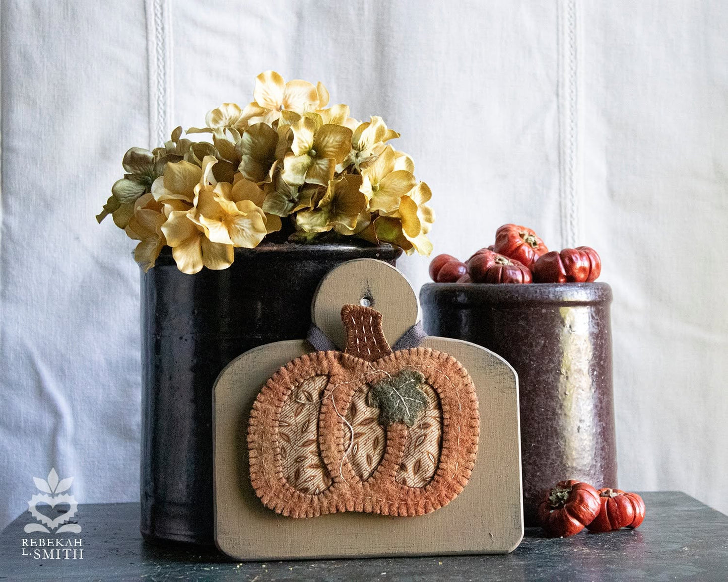 Harvest Pumpkin - Rebekah L. Smith DIGITAL PATTERN (scroll for link to wool kit)