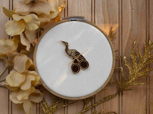 Gold Stork Scissors Needle Minder